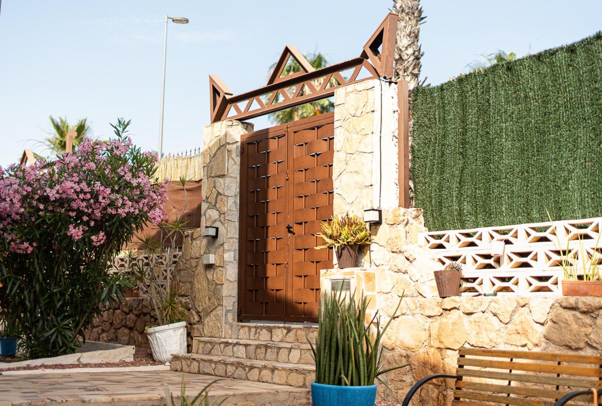 Villa Mis 5 Amores Con Piscina Benidorm